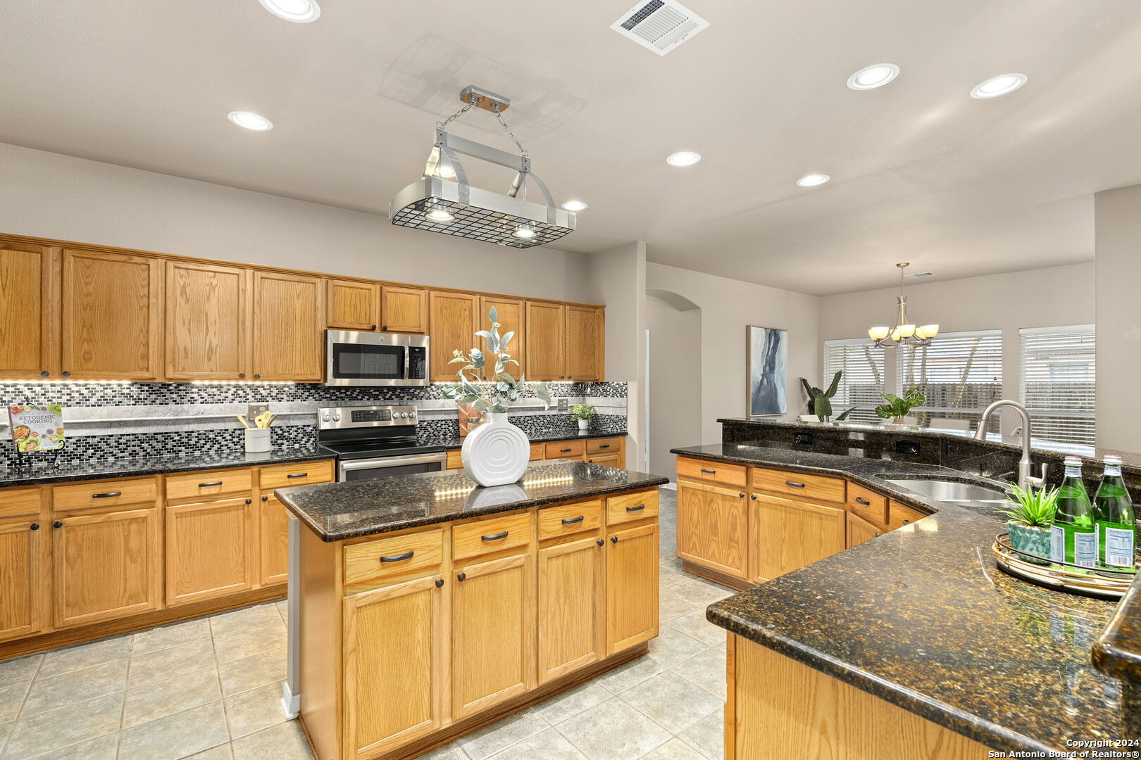 2415 REDLAND MESA