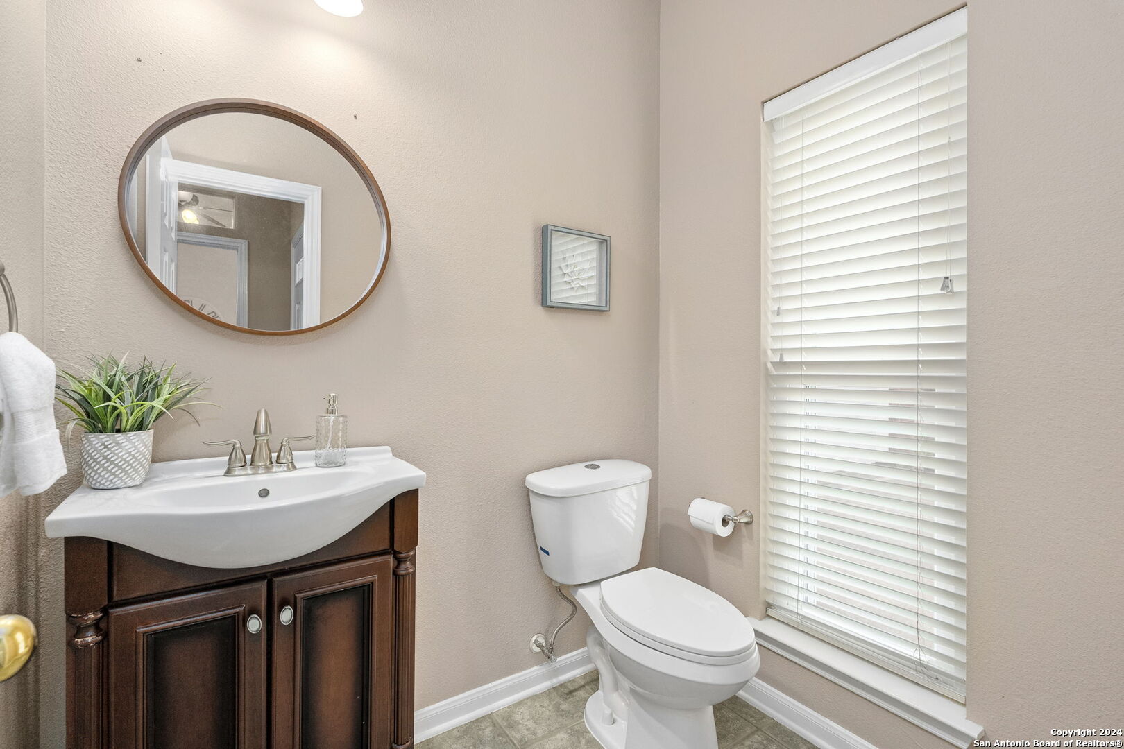 2415 REDLAND MESA