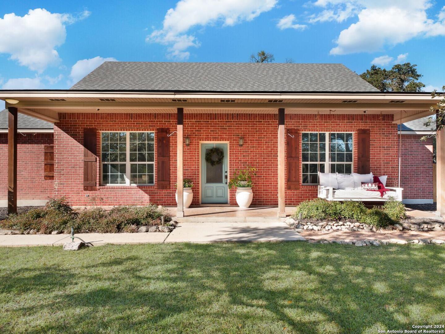 1590 ACACIA PKWY