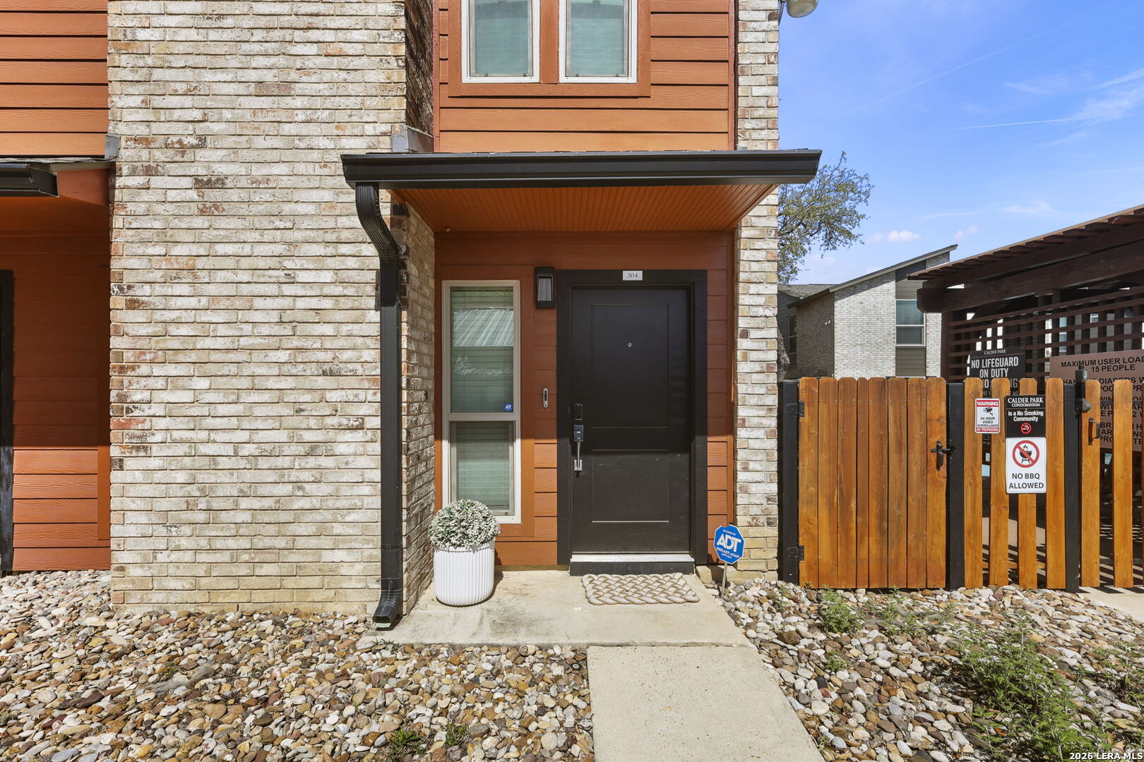 2718 Old Field 304