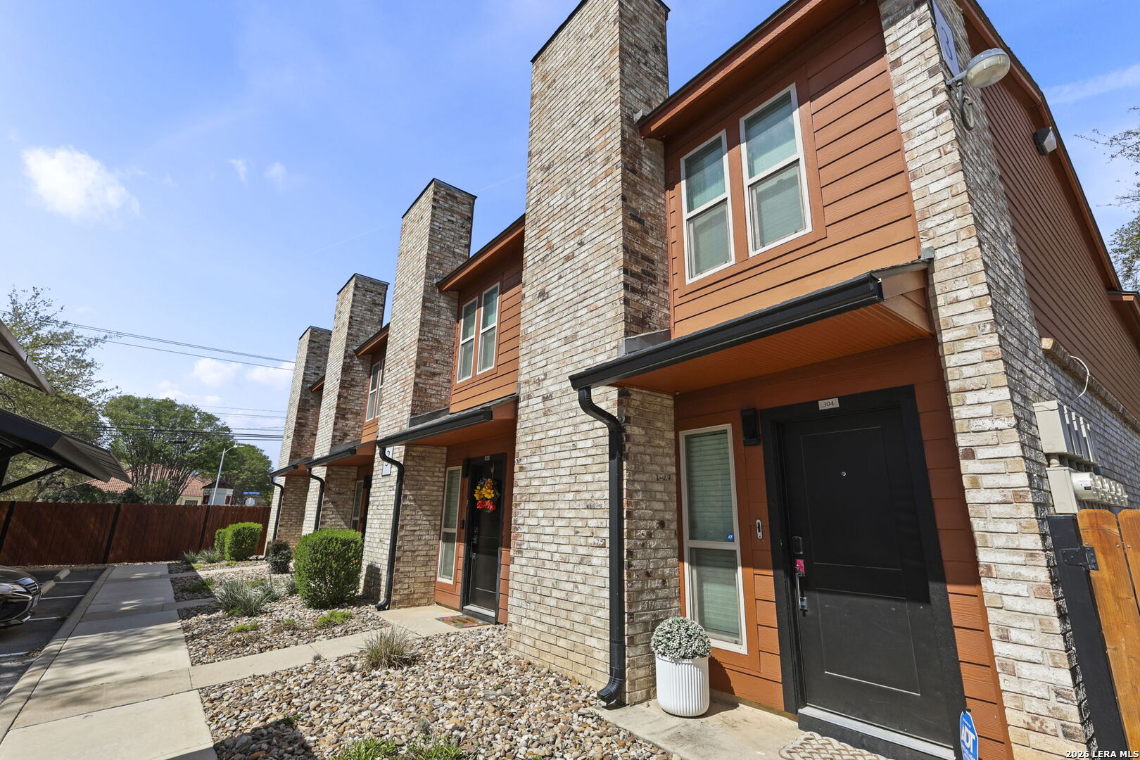 2718 Old Field 304