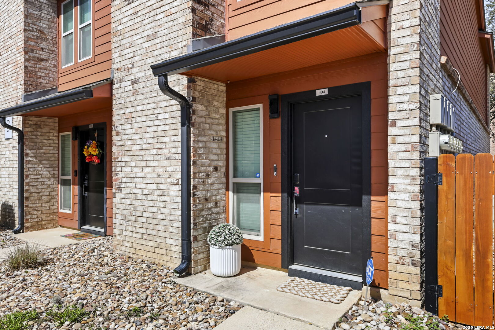 2718 Old Field 304