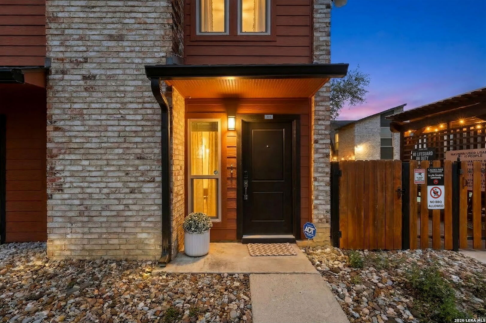 2718 Old Field 304