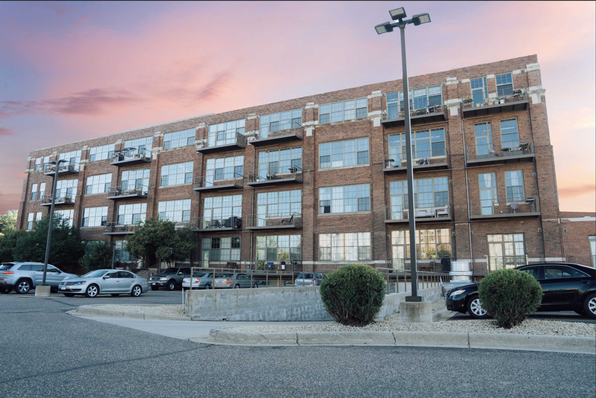 1901 E Hennepin Avenue Unit: 206