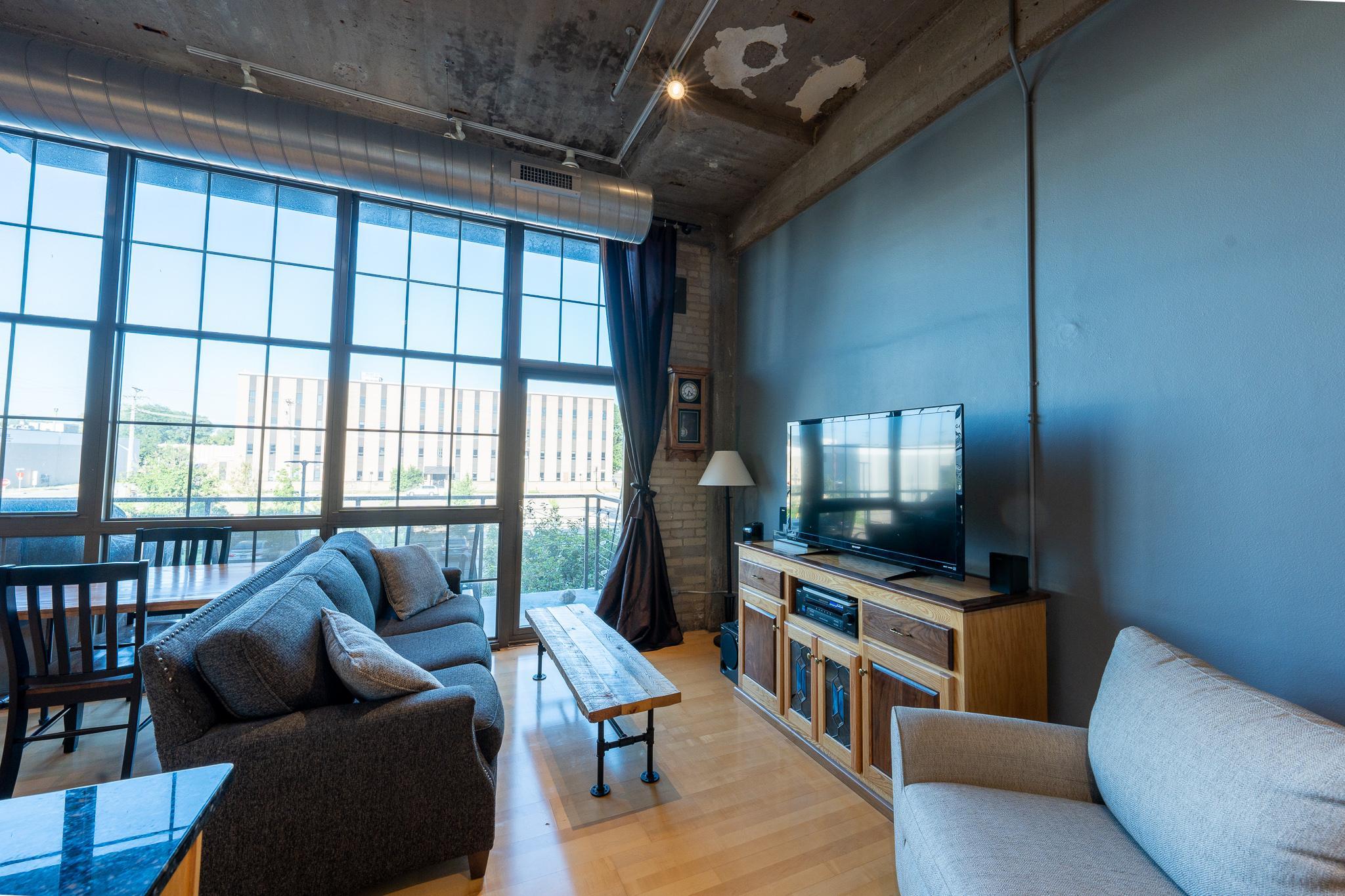 1901 E Hennepin Avenue Unit: 206