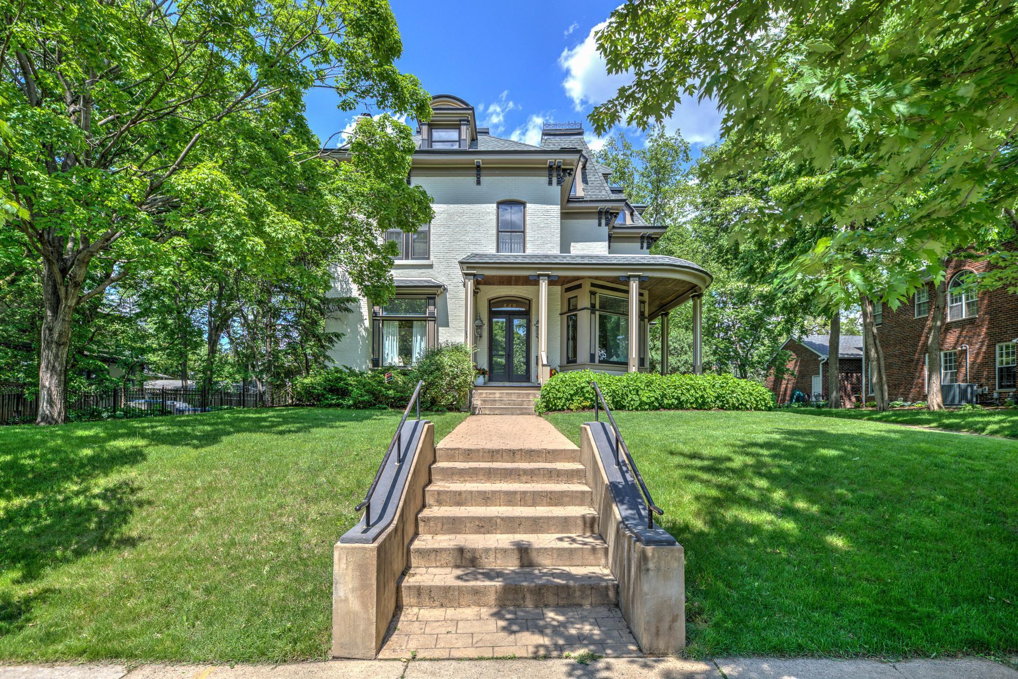 649 Summit Avenue