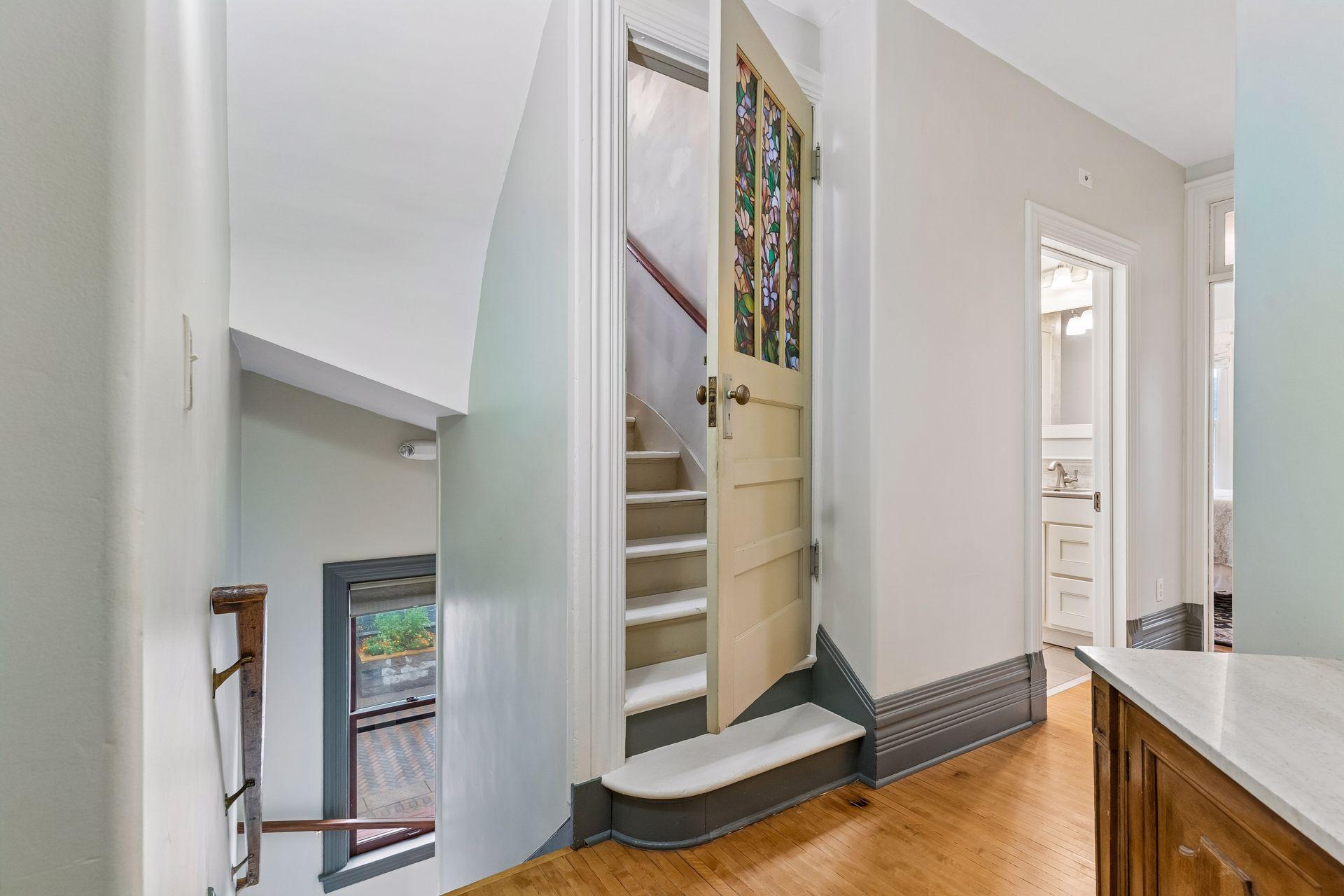 8 Bates Avenue