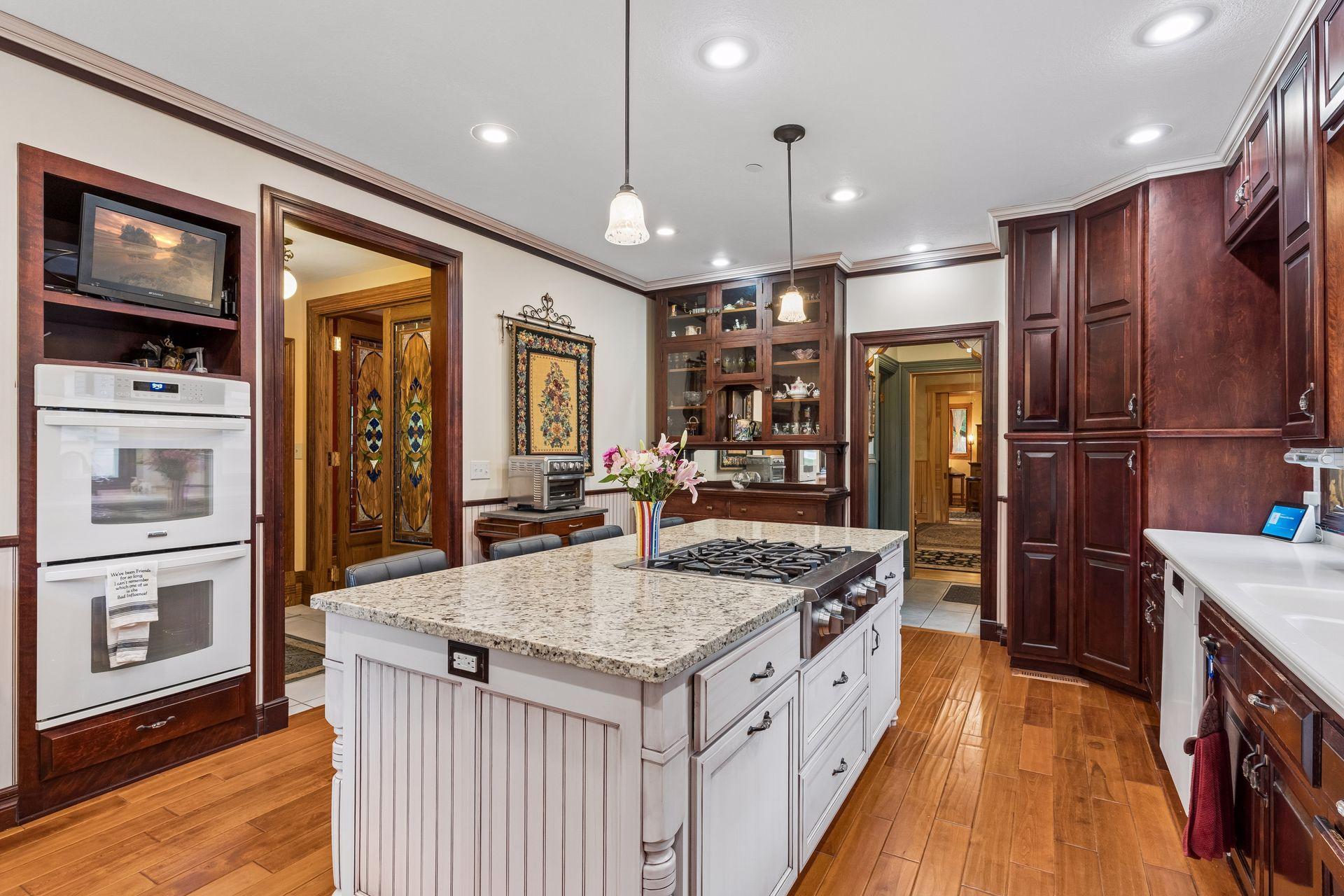 8 Bates Avenue