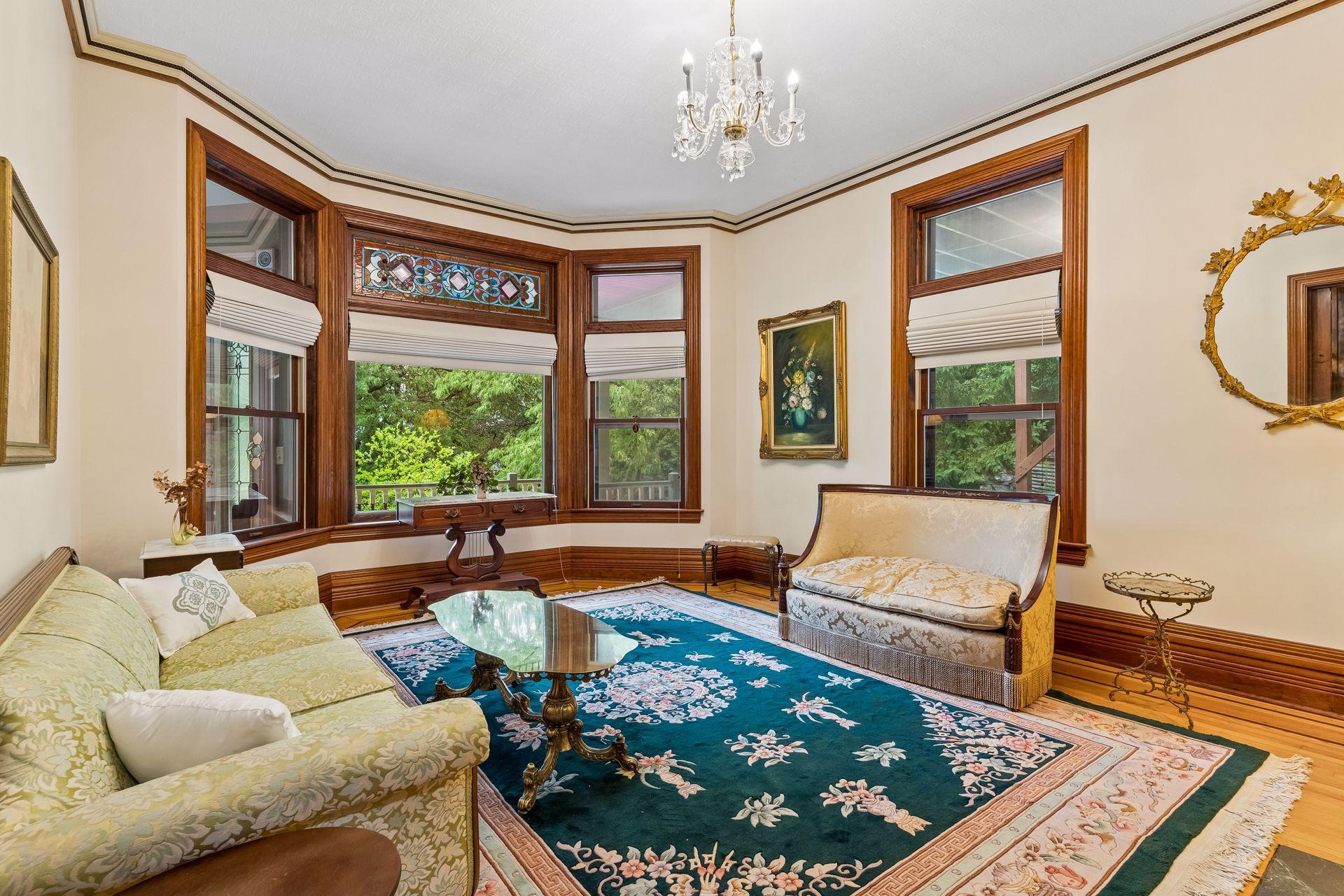 8 Bates Avenue