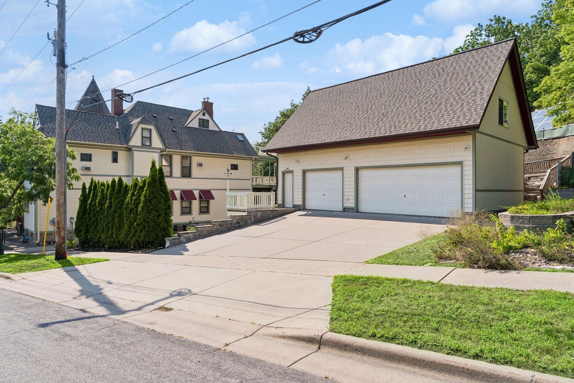 8 Bates Avenue