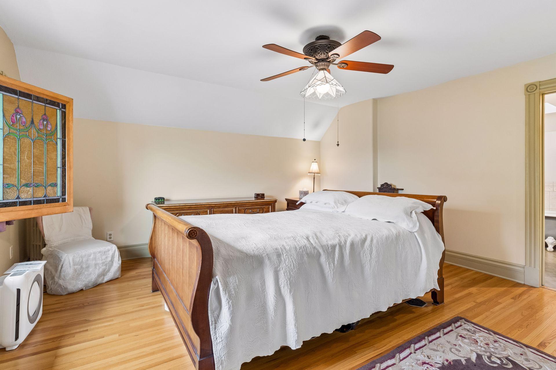 8 Bates Avenue