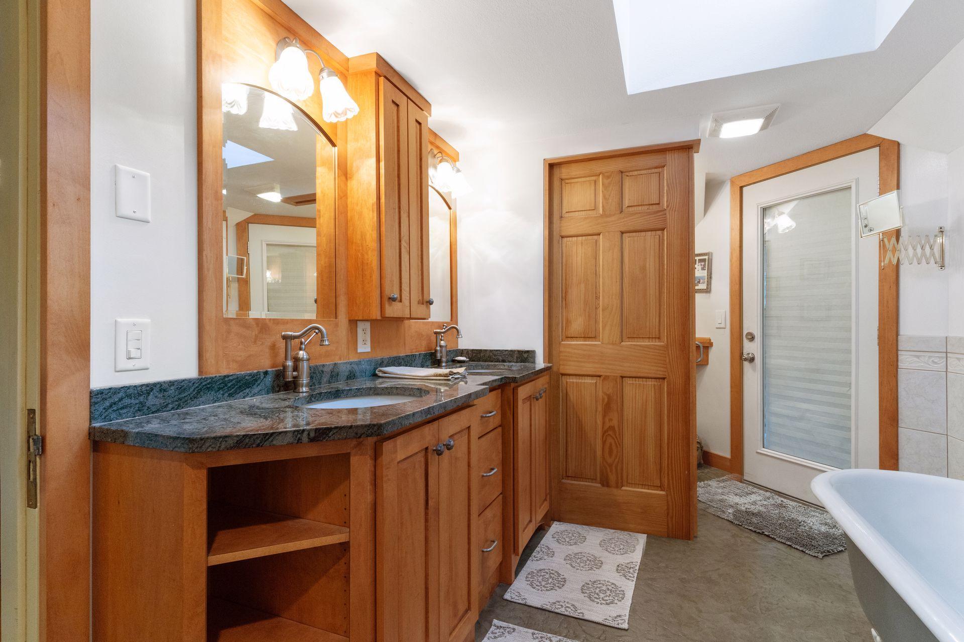 8 Bates Avenue