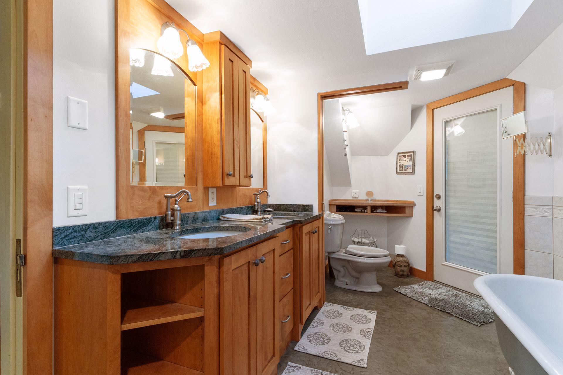 8 Bates Avenue