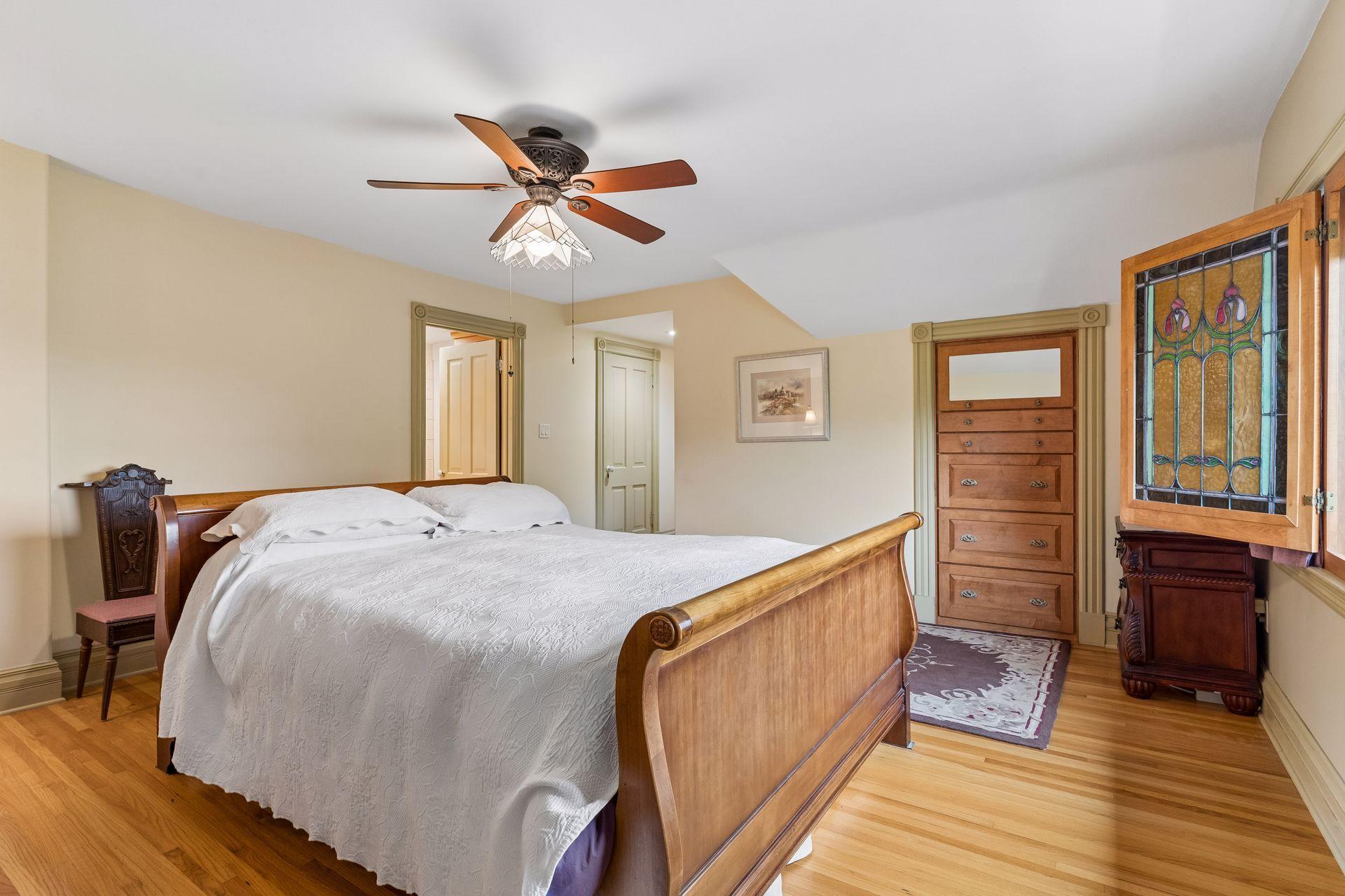 8 Bates Avenue