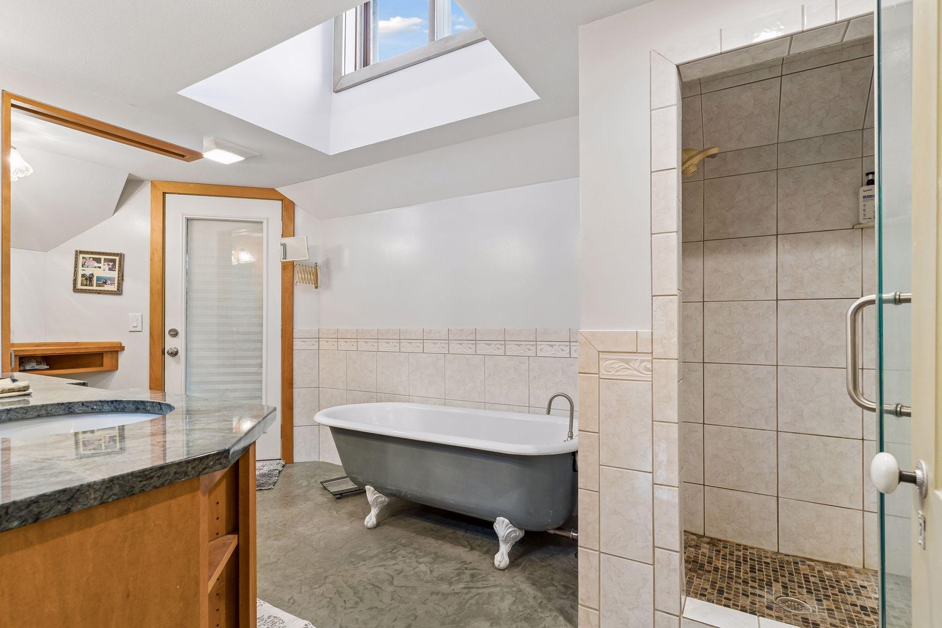 8 Bates Avenue