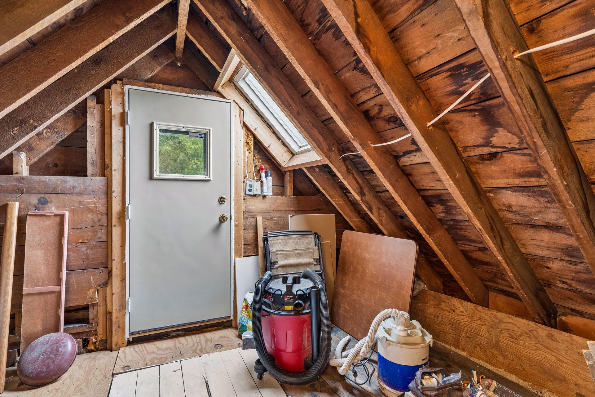 8 Bates Avenue