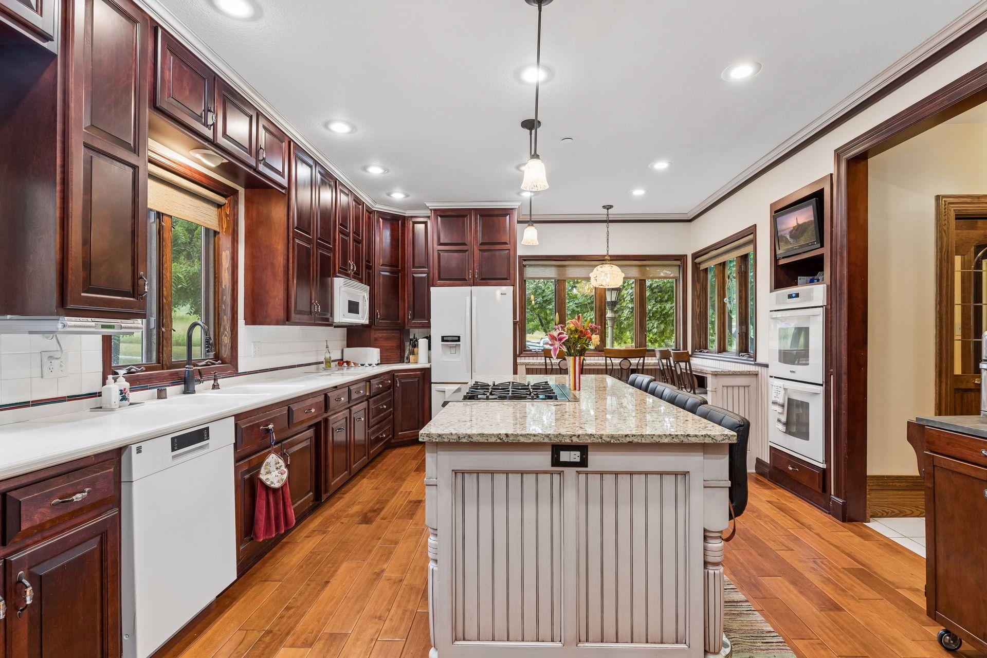 8 Bates Avenue