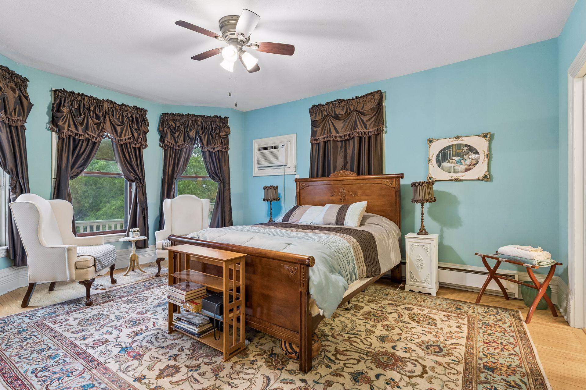 8 Bates Avenue