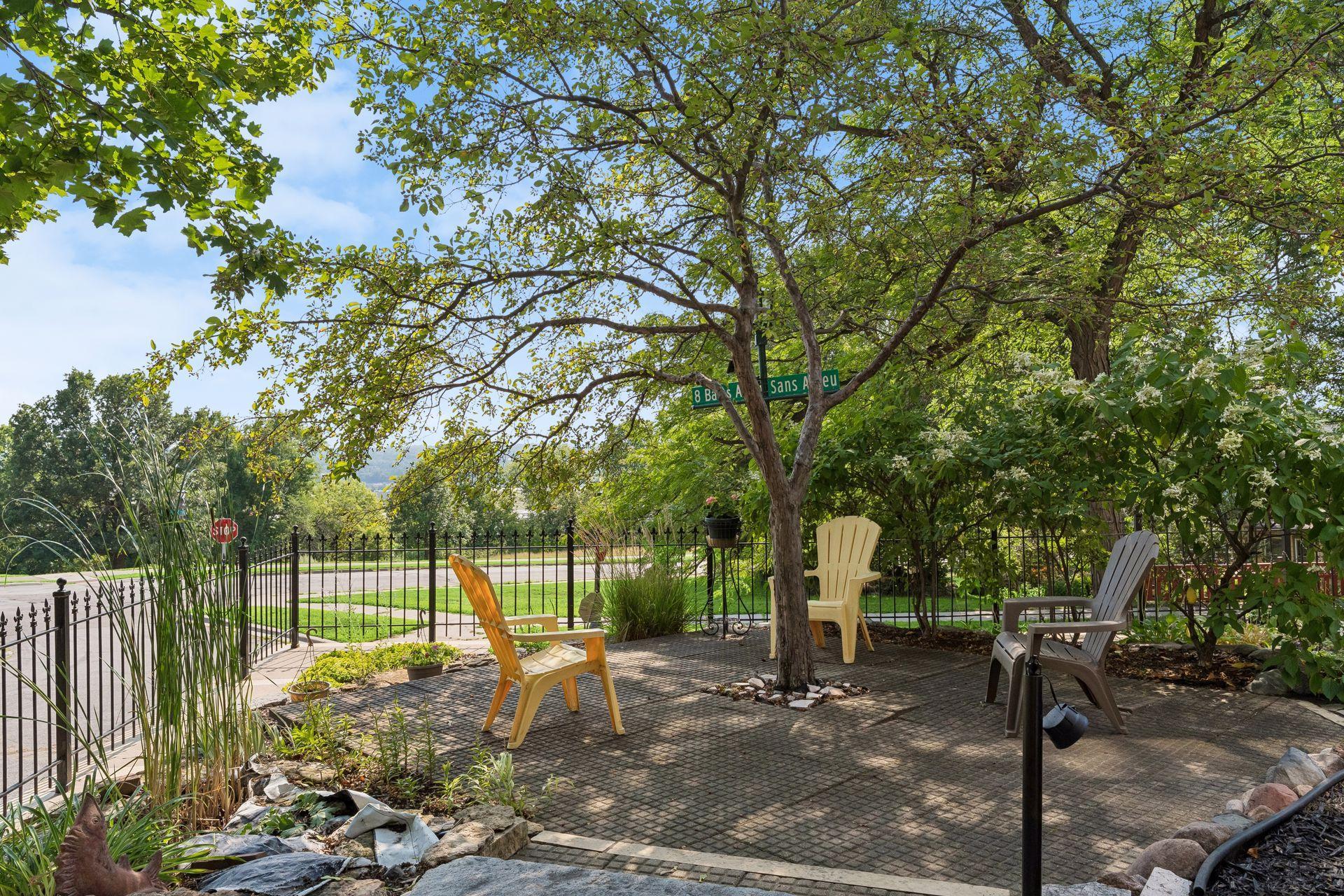 8 Bates Avenue