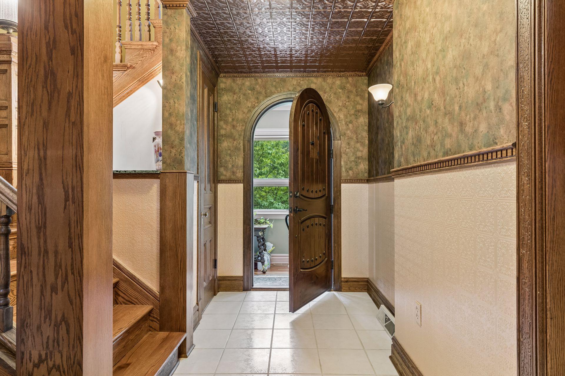 8 Bates Avenue