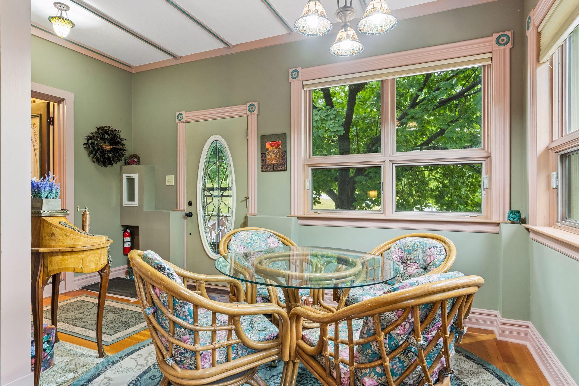 8 Bates Avenue