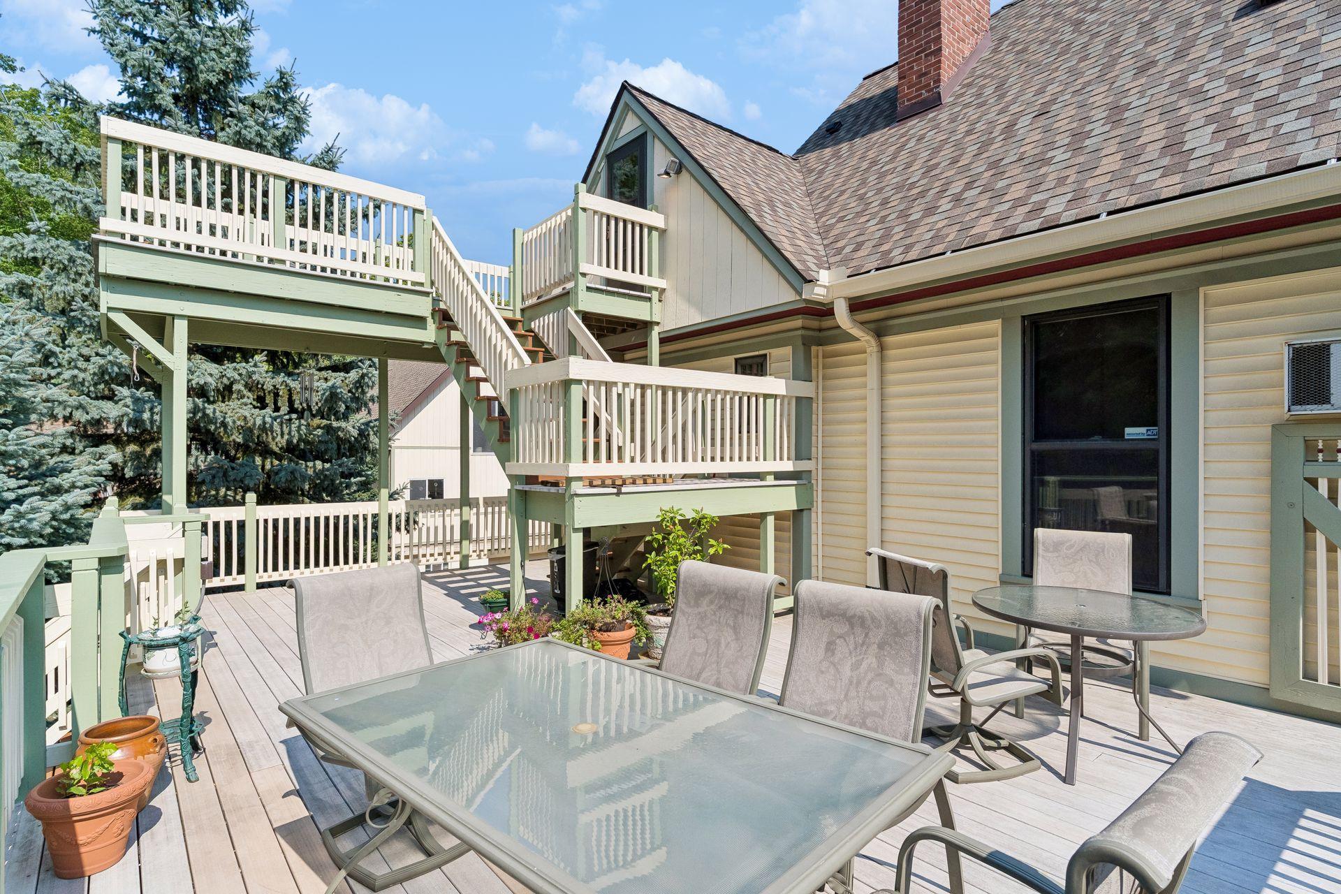 8 Bates Avenue