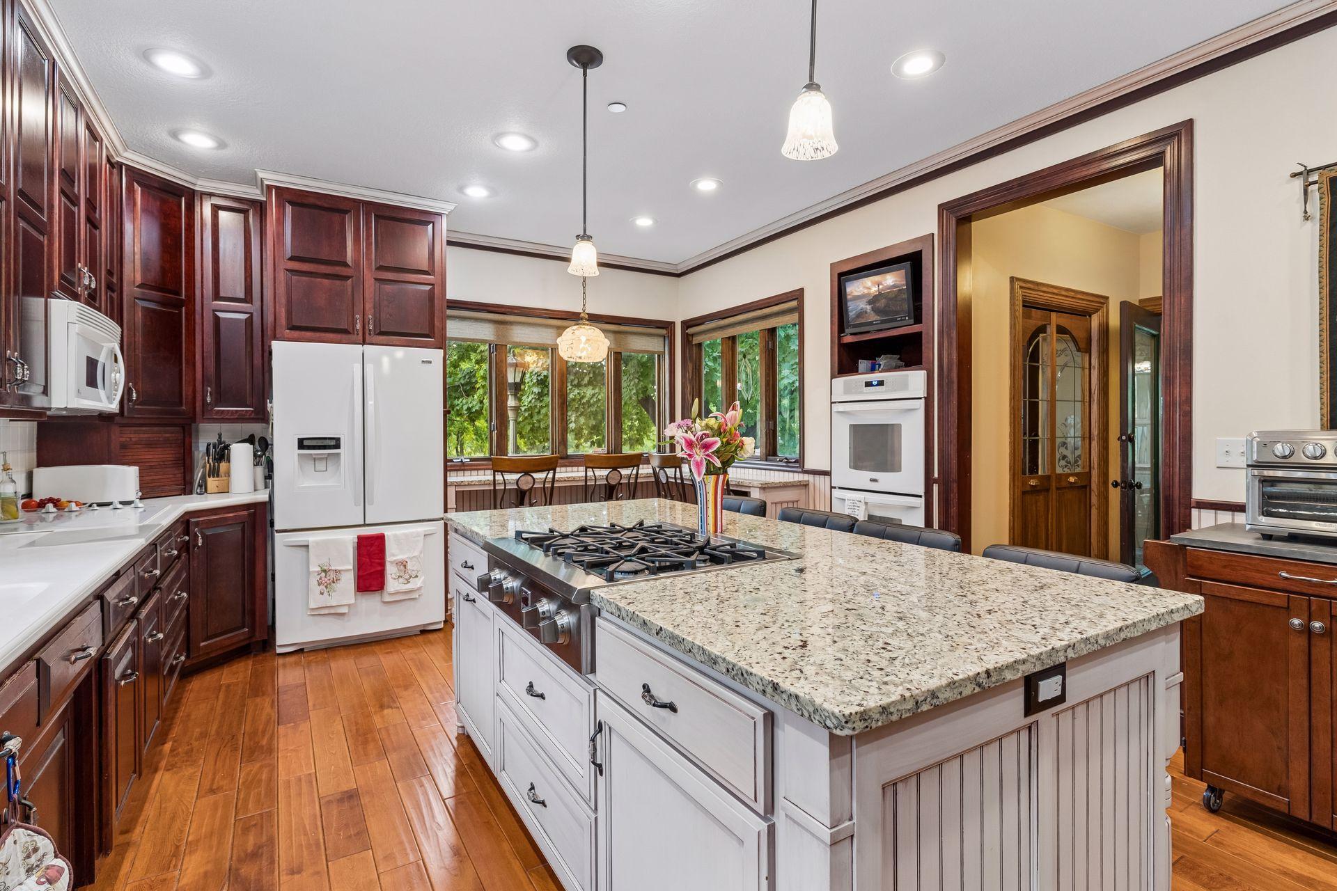 8 Bates Avenue