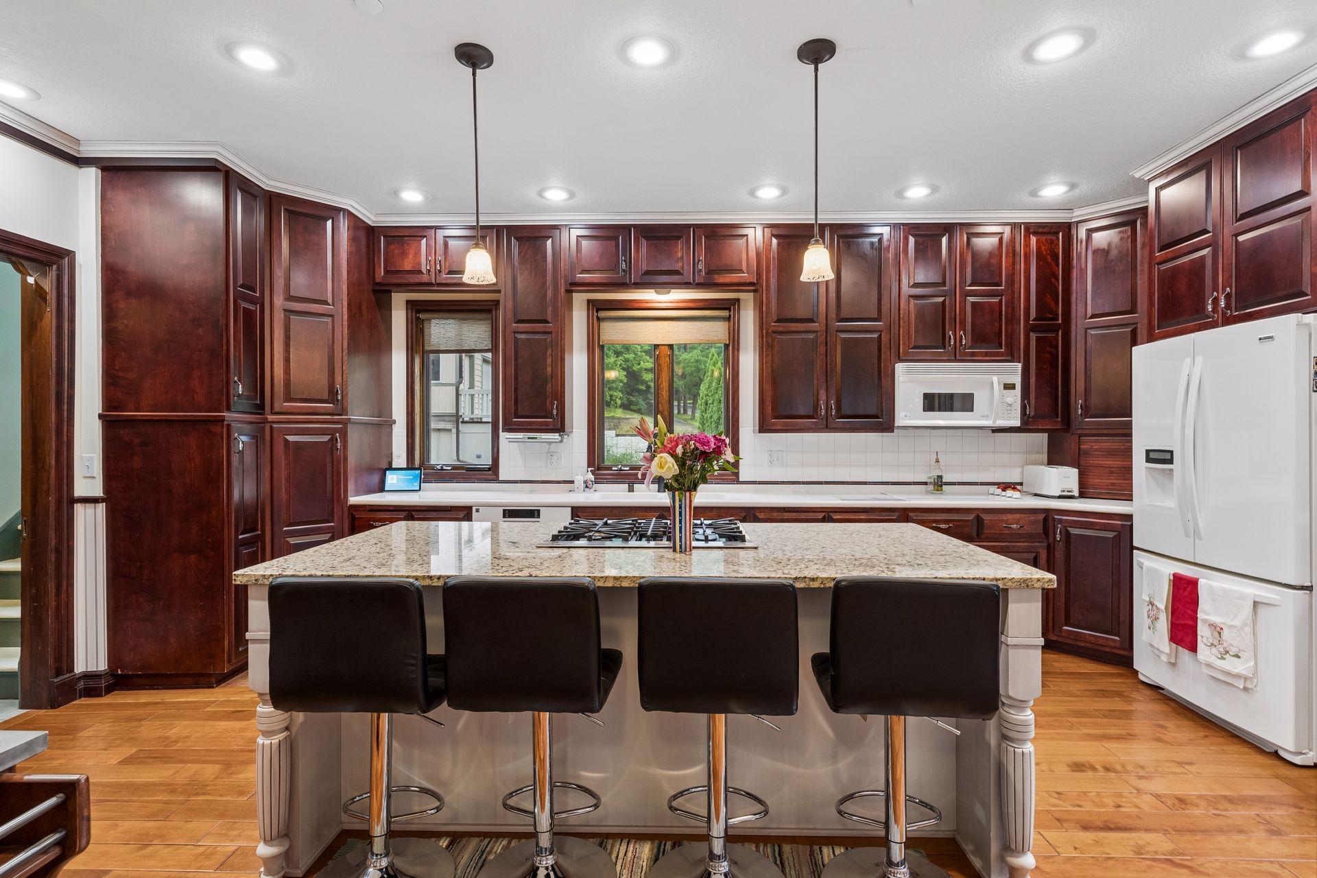 8 Bates Avenue