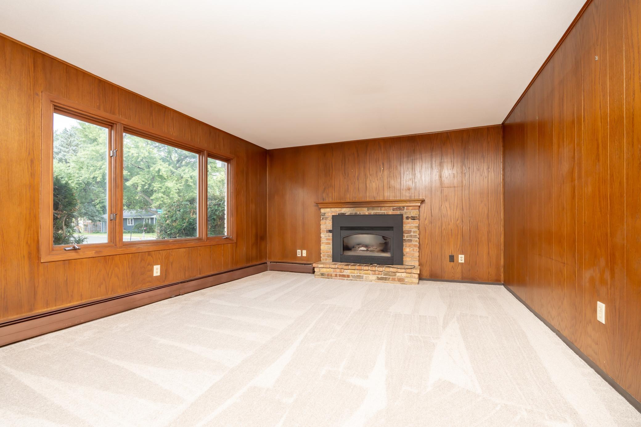 1281 Pinewood Drive