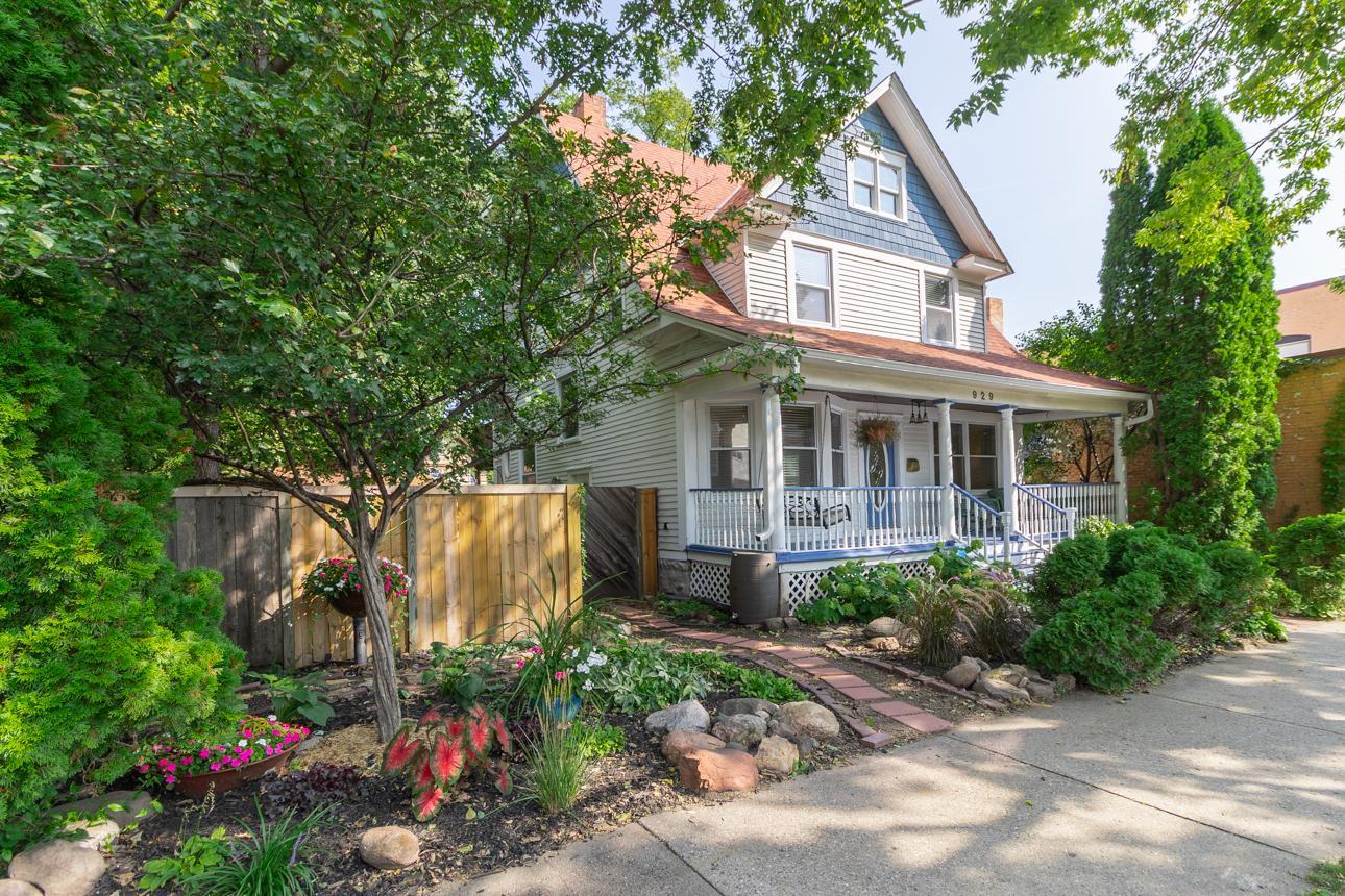 929 Selby Avenue