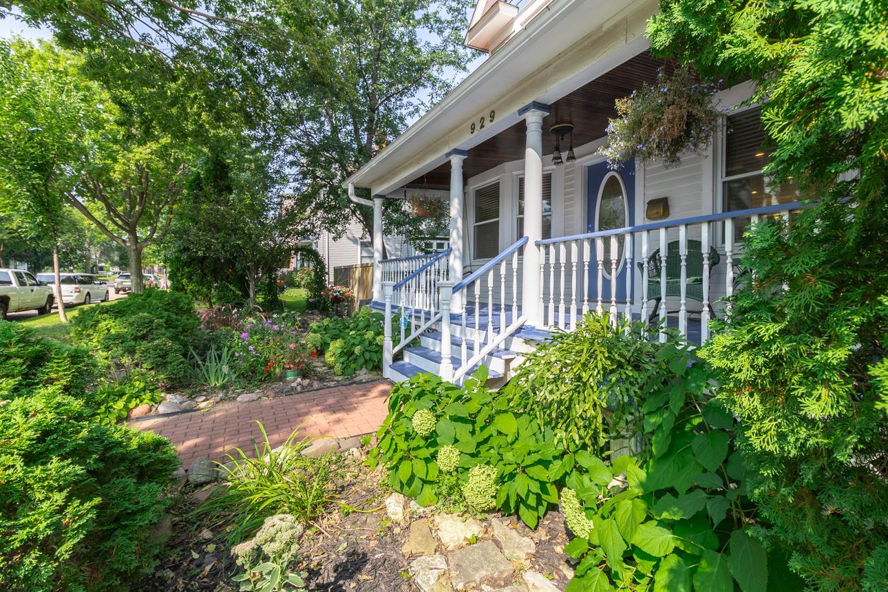 929 Selby Avenue