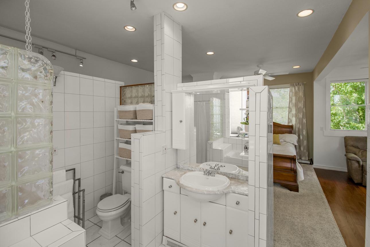 929 Selby Avenue