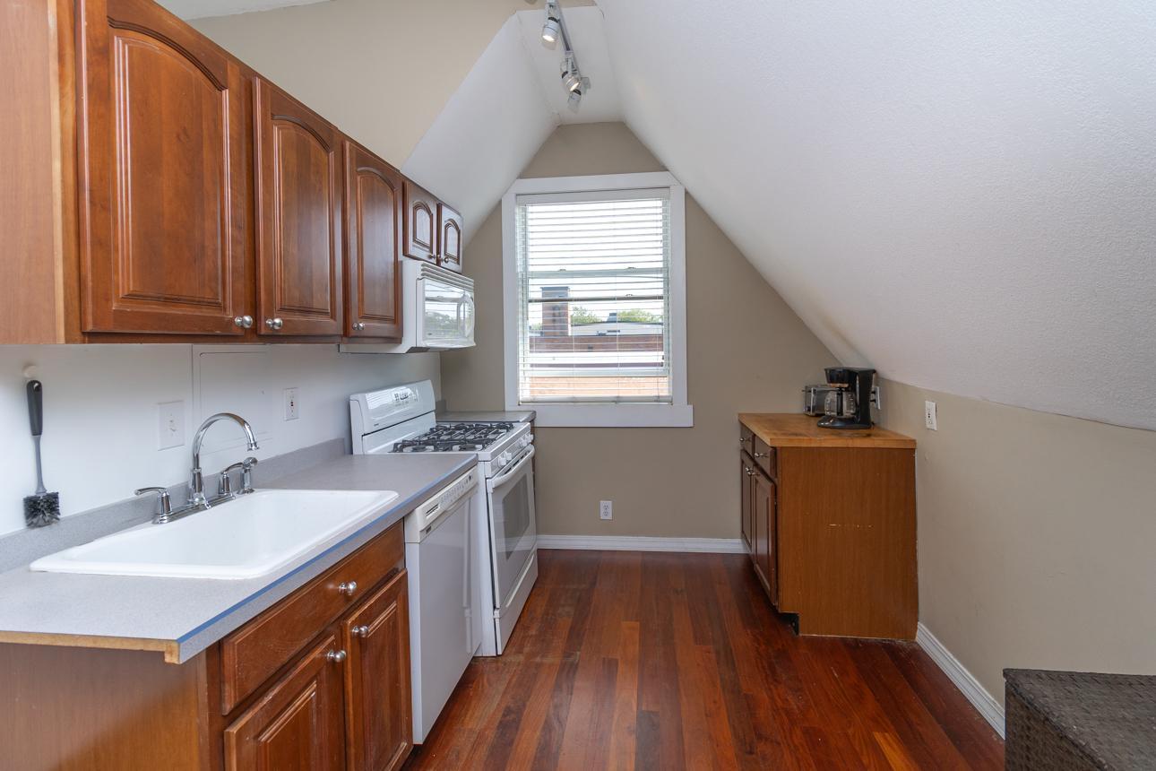929 Selby Avenue