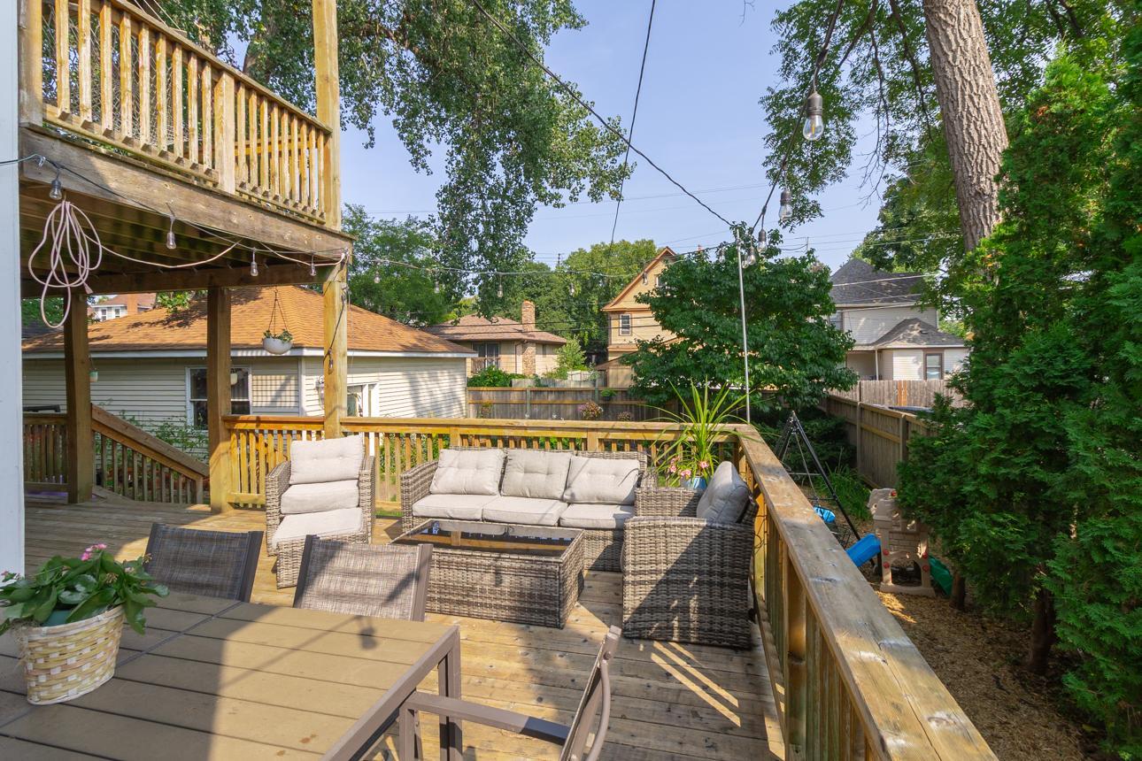 929 Selby Avenue