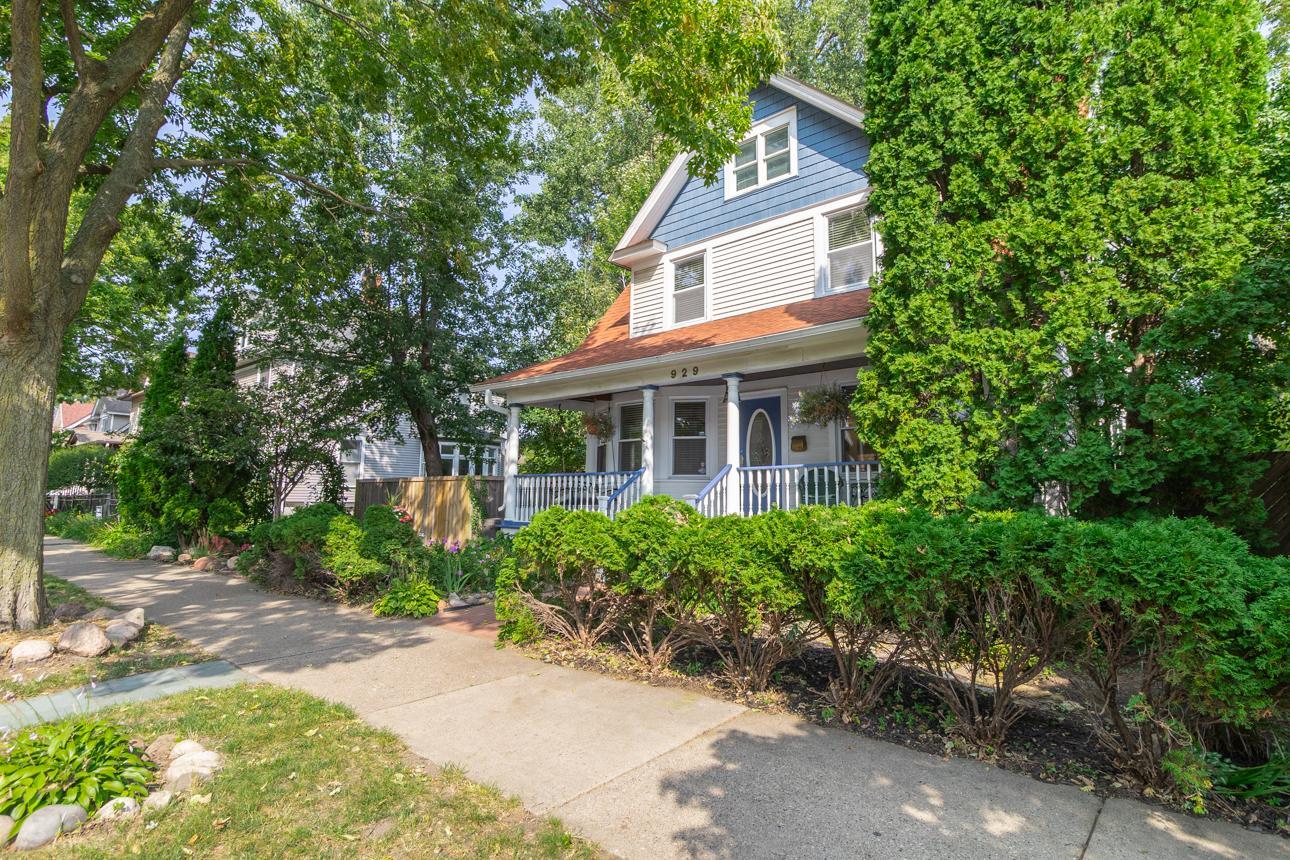929 Selby Avenue