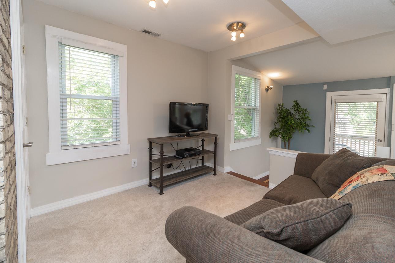 929 Selby Avenue
