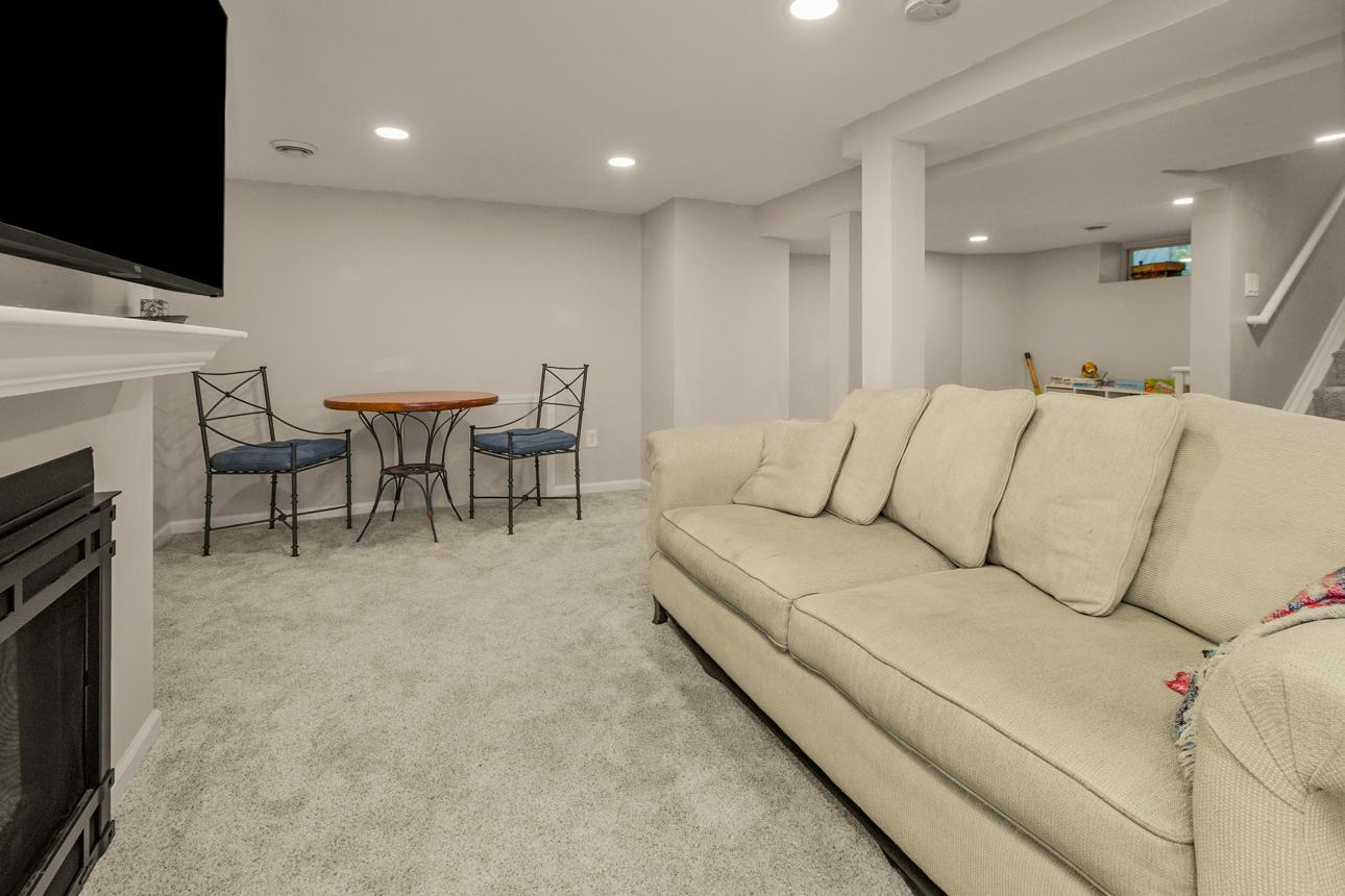 929 Selby Avenue