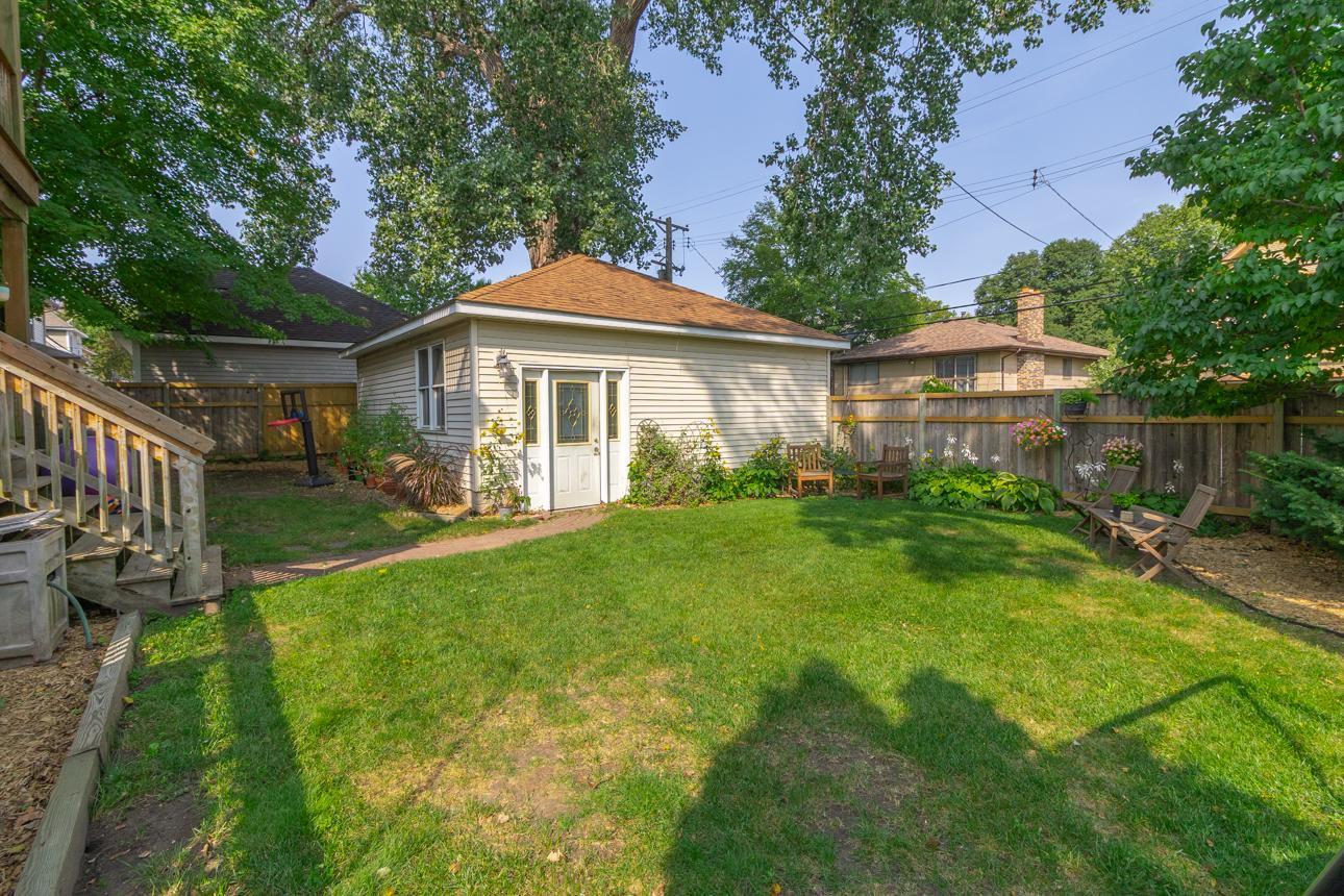 929 Selby Avenue
