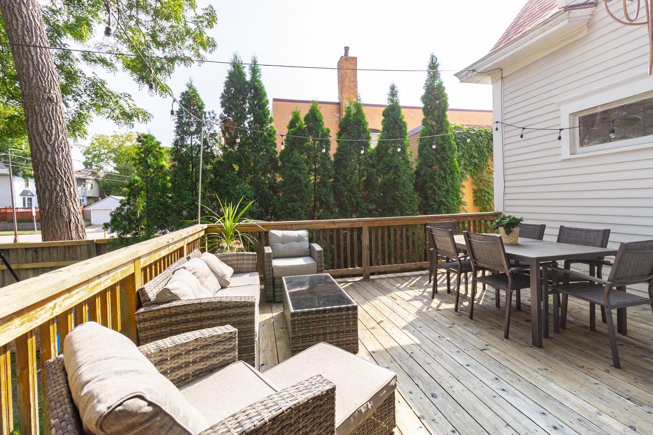 929 Selby Avenue