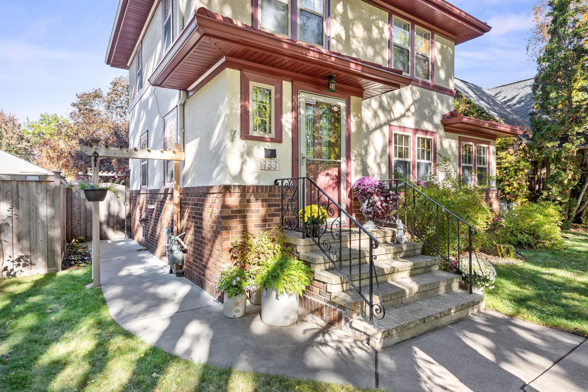 733 Sherwood Avenue