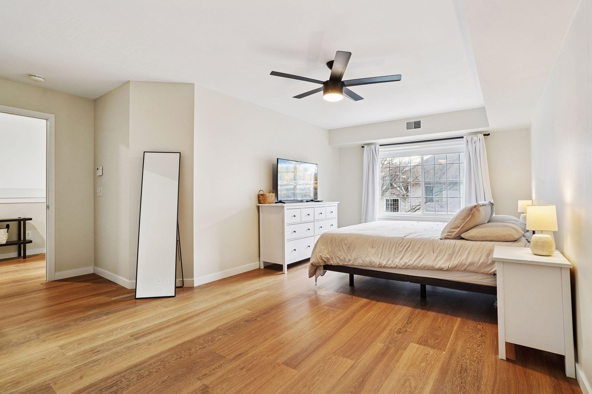 7615 Garfield Avenue Unit: 5