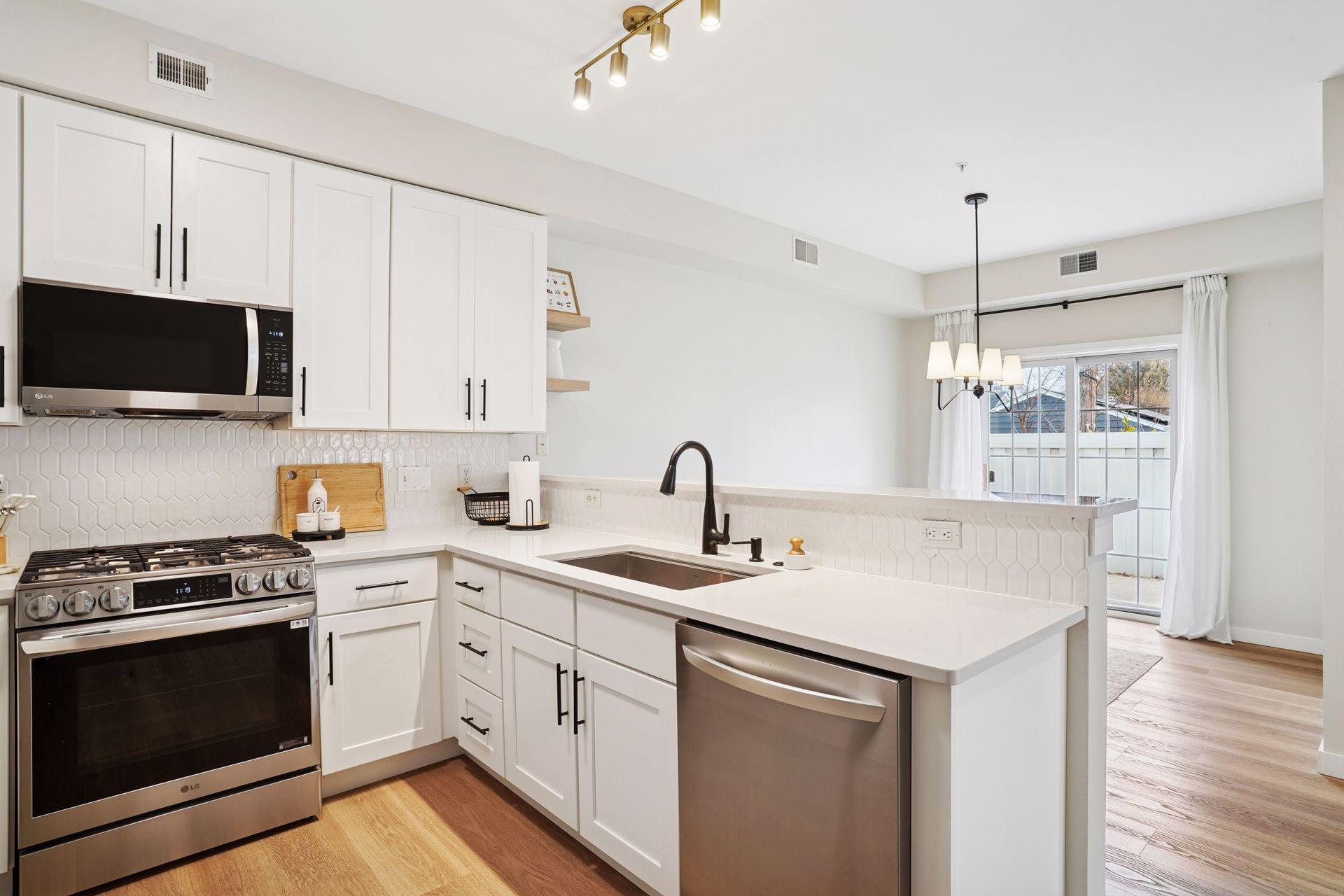 7615 Garfield Avenue Unit: 5
