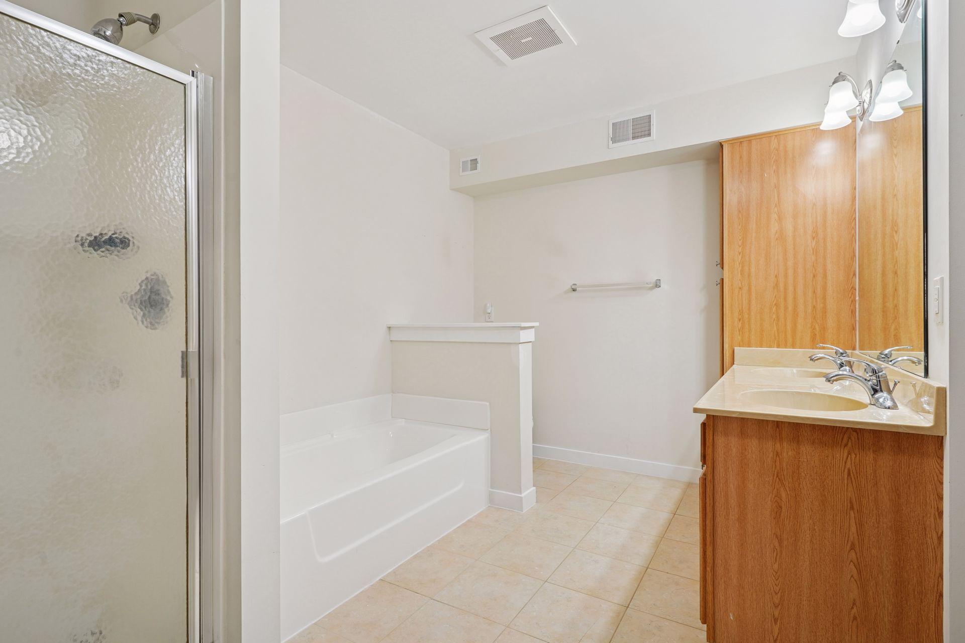 7615 Garfield Avenue Unit: 5