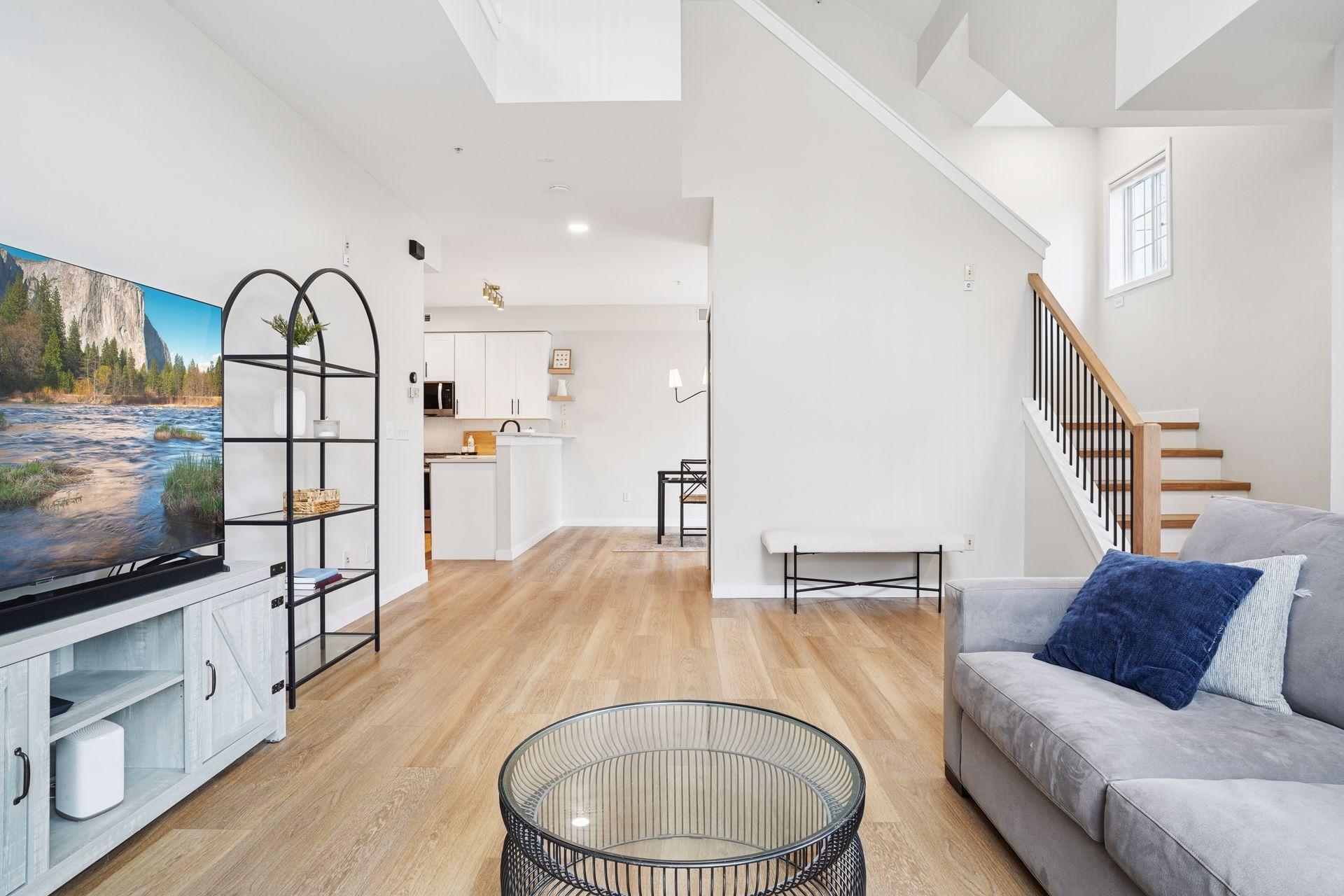 7615 Garfield Avenue Unit: 5