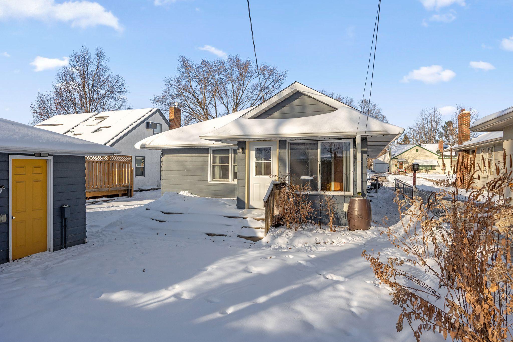 804 Cottage Avenue W