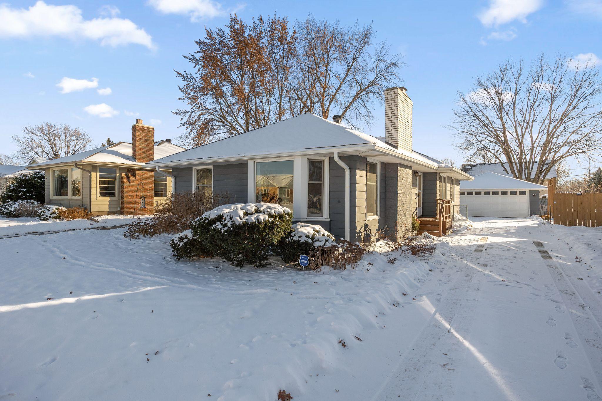 804 Cottage Avenue W