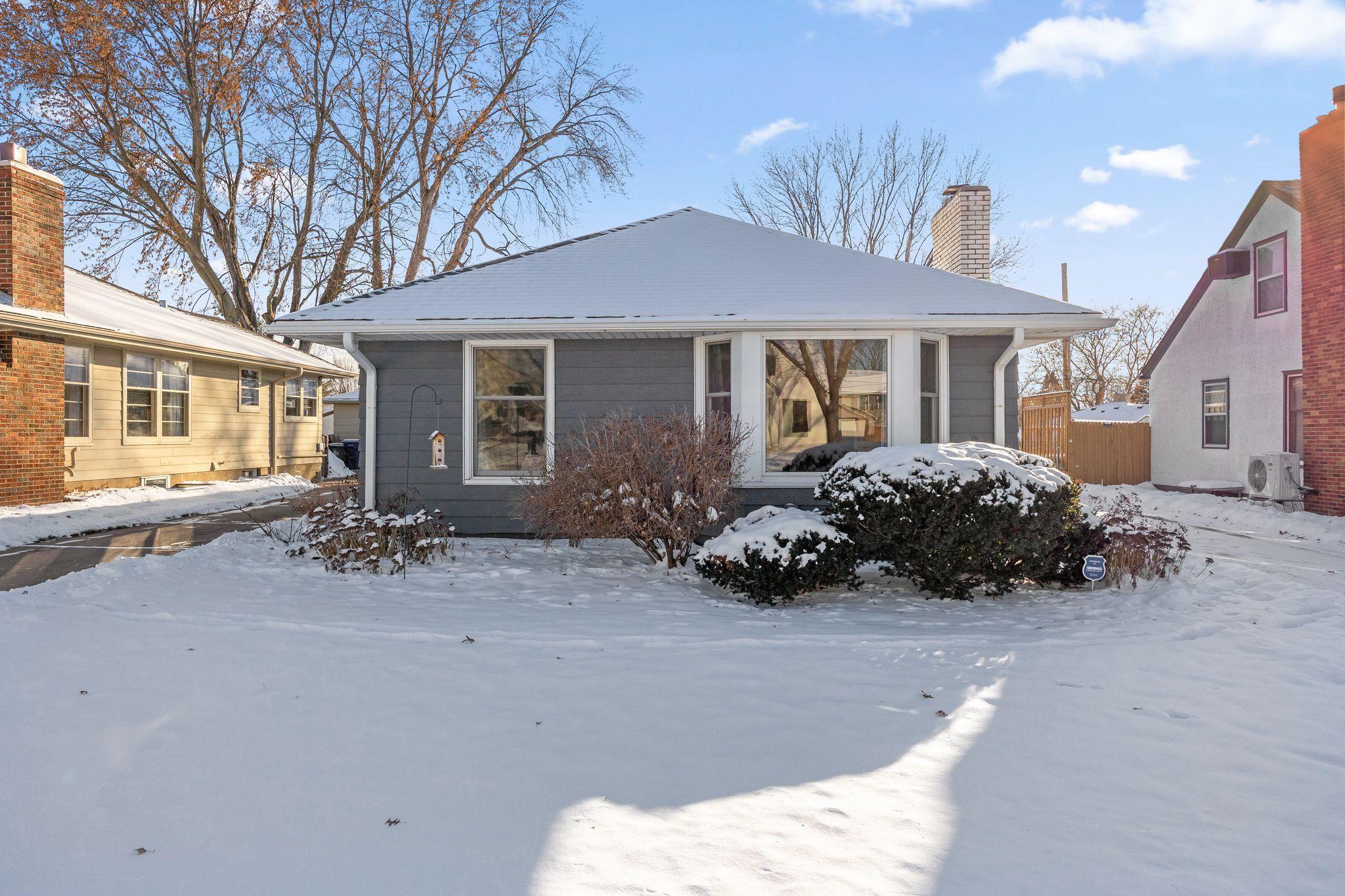 804 Cottage Avenue W