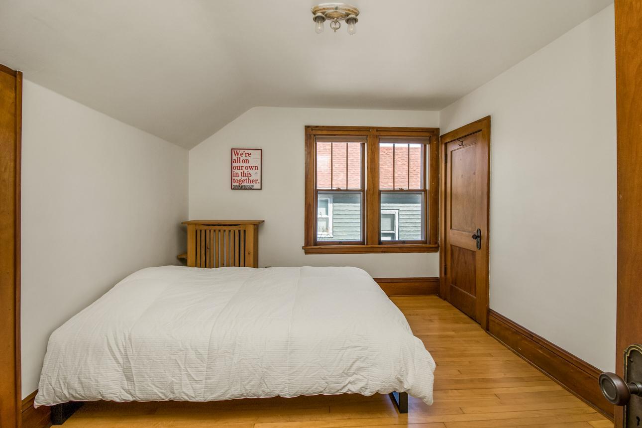 935 Saint Clair Avenue