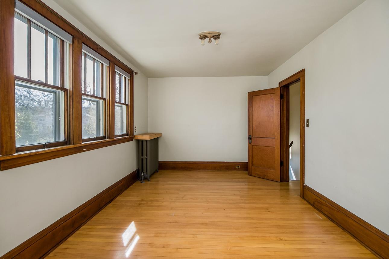 935 Saint Clair Avenue