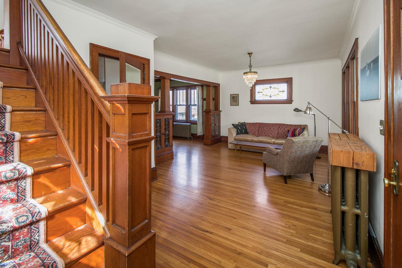 935 Saint Clair Avenue